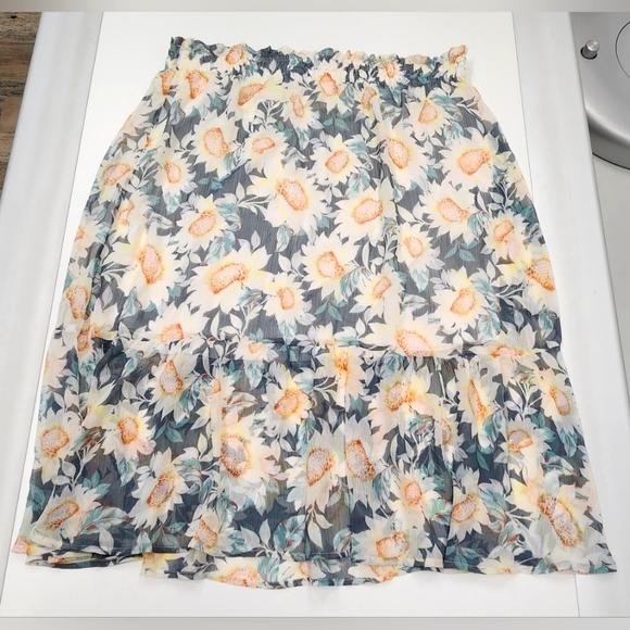 NWT XL Lauren Conrad market blooms Mini skirt - Picture 1 of 5